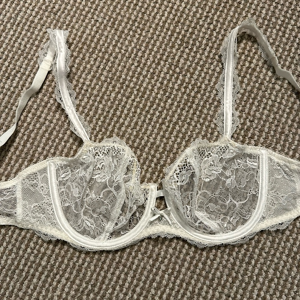 Chantelle White Lace Bra 32D